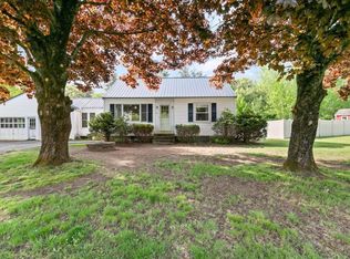 15 Kingston Rd, Plaistow, NH 03865