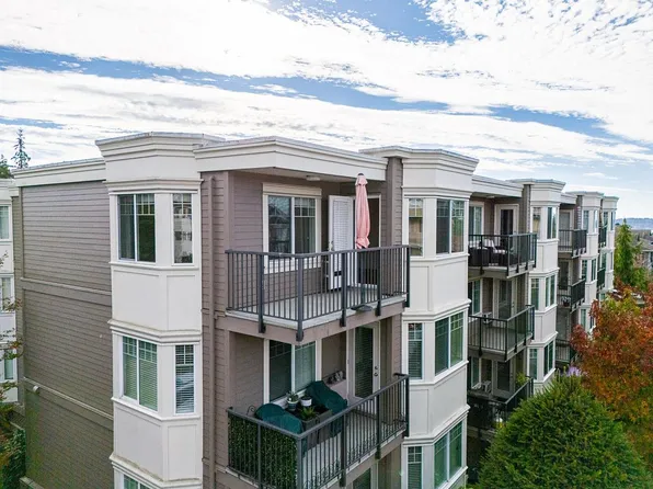 15357 Roper Ave #Penthouse 4, White Rock, BC V4B 2G2