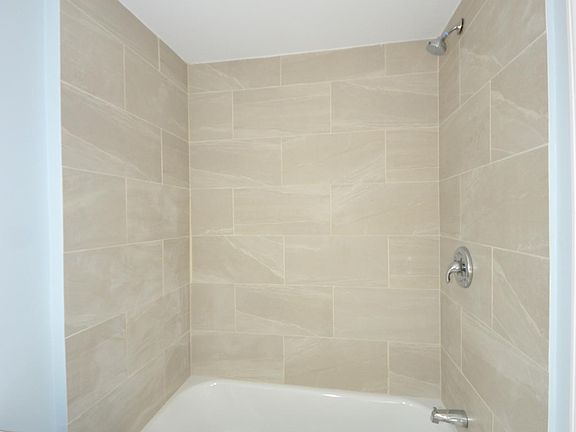 4th image of 518 W 32nd St #1REAR