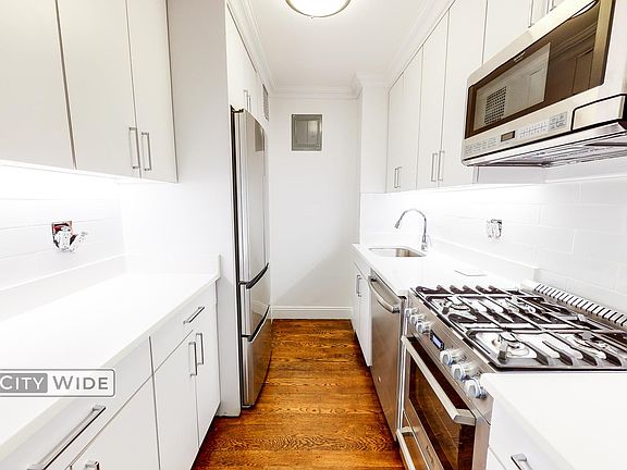 5th image of 240 E 82nd St APT 16H