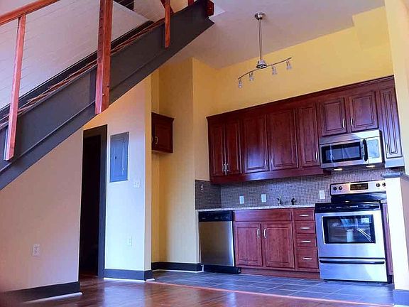 3rd image of 39 River St APT 103