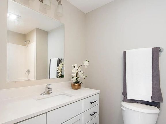 4th image of 3111 Scotch Ln #1