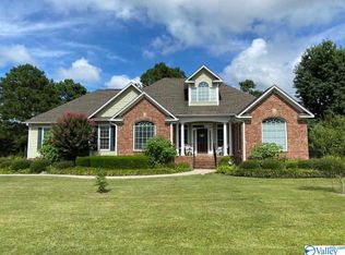 50 Jonquil Dr, Guntersville, AL 35976