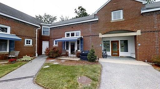 1st image of 4 Coates Ln #2C