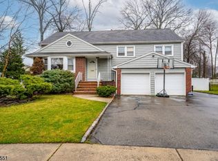 18 Janet Ln, Springfield, NJ 07081