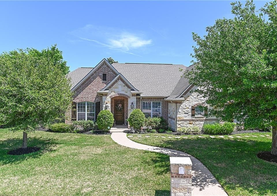 1st image of 2480 Newark Cir