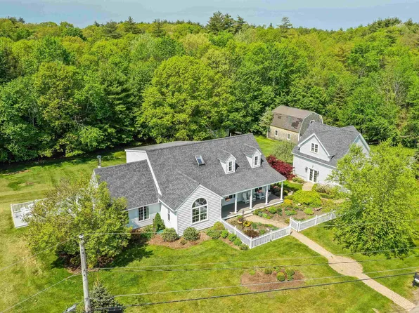 25 Pheasant Run, East Kingston, NH 03827