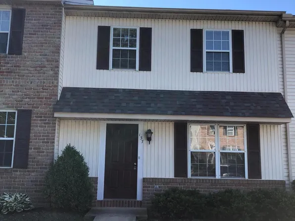 137 Greenland Dr, Lancaster, PA 17602
