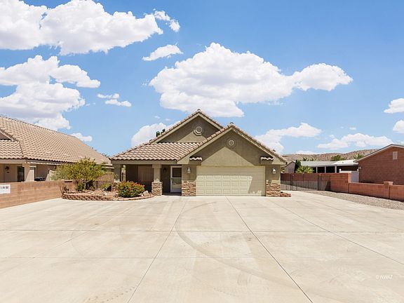 3rd image of 947 N Mohave Mountain Dr