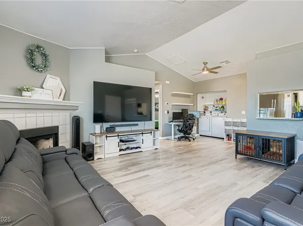 5355 Angler Cir Unit 202, Las Vegas, NV 89122