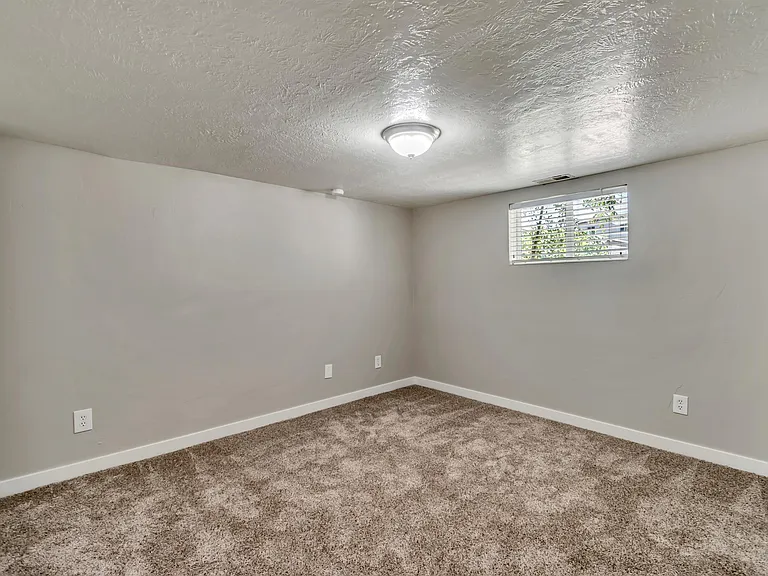 636 N Main St #B — Photo 13