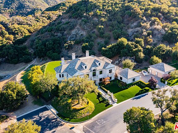 4th image of 3063 W Stafford Rd