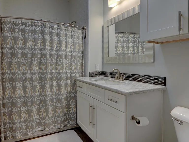 204 Highland Oaks Ln #204 — Photo 9