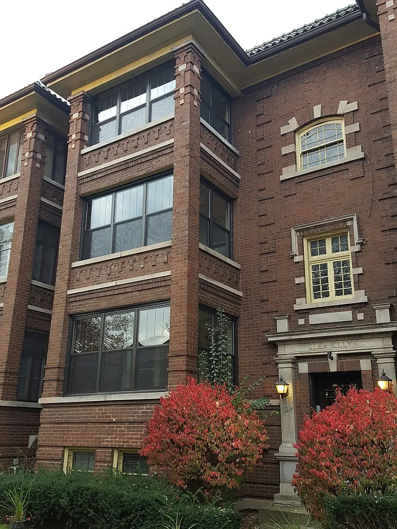 127-33 S. Harvey — Photo 1