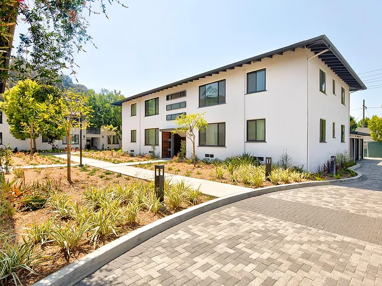 1584 Yosemite Dr — Photo 16