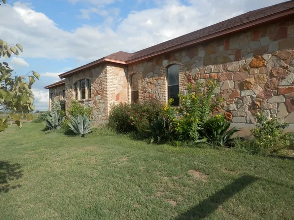 189 Sandy Creek Ranch Dr, Smithville, TX 78957