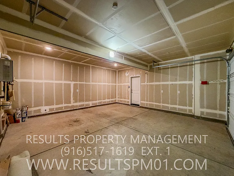 587 River St — Photo 42