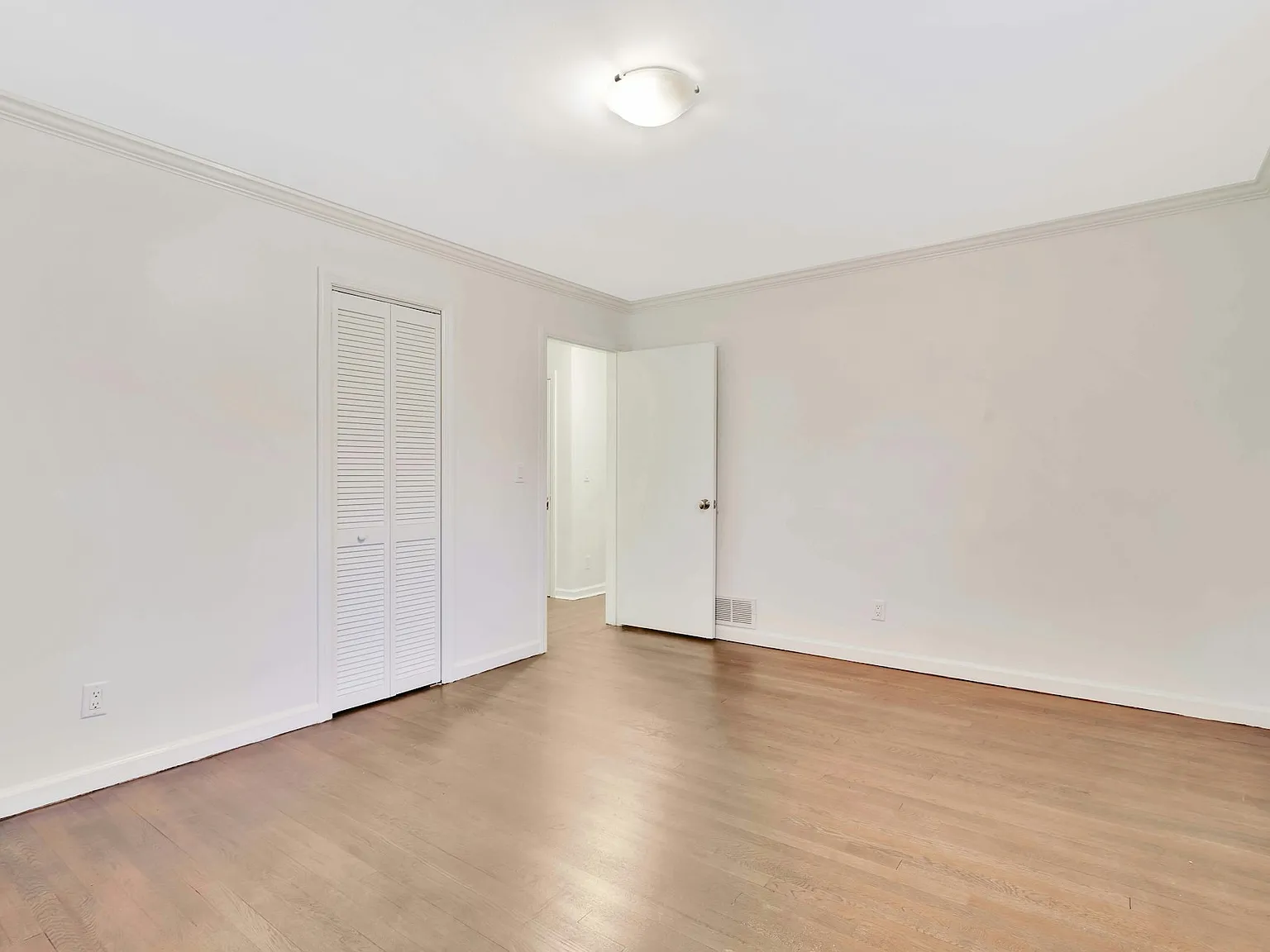 3 bed, 1358 sqft, $4,000 — Photo 3