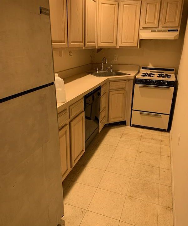 1st image of 240 Orchard St #2A