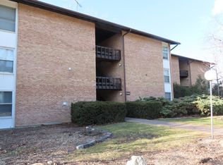 5543 E Lake Dr APT A, Lisle, IL