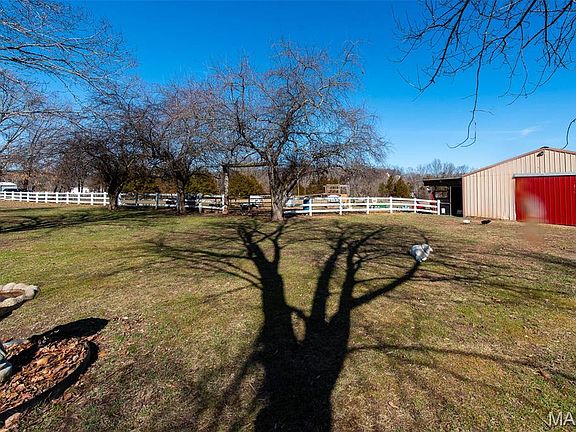 5th image of 1864 N Bend Rd