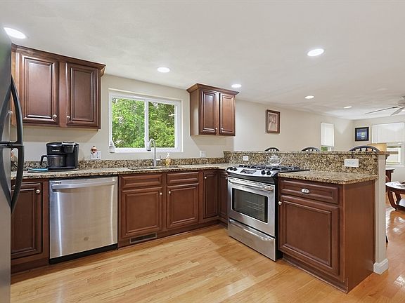 3rd image of 53 Blaney Ave