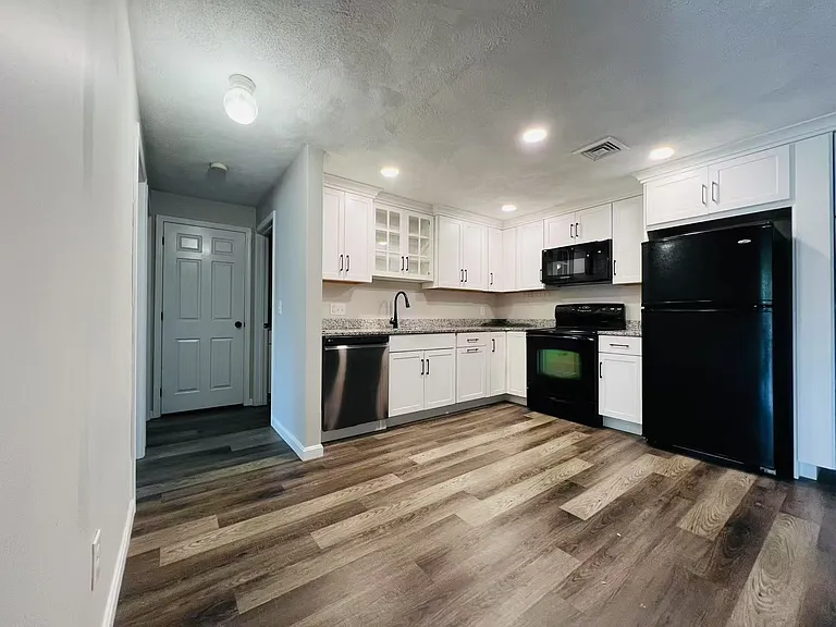 4 Heritage Village Dr #313A — Photo 10