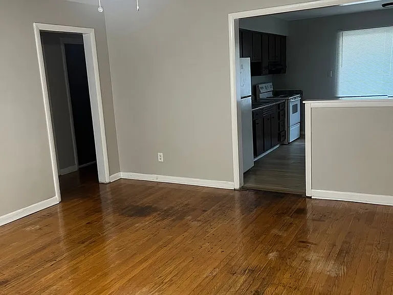 6111 Laurel Hall Dr — Photo 18