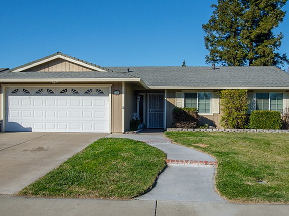 2nd image of 1445 Bridle Ln