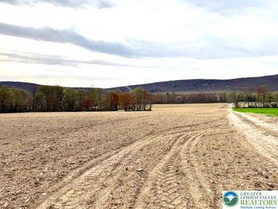 9170 N Loop Rd, Slatington, PA, 18080