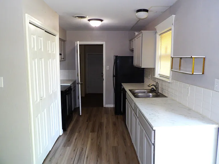 4611 NW Santa Fe Ave — Photo 4