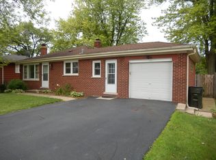 1105 Pine St, Lake In The Hills, IL 60156