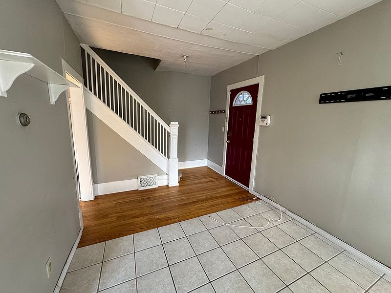 Winnipeg Apartment for rent - 3 Bedrooms — photo 2