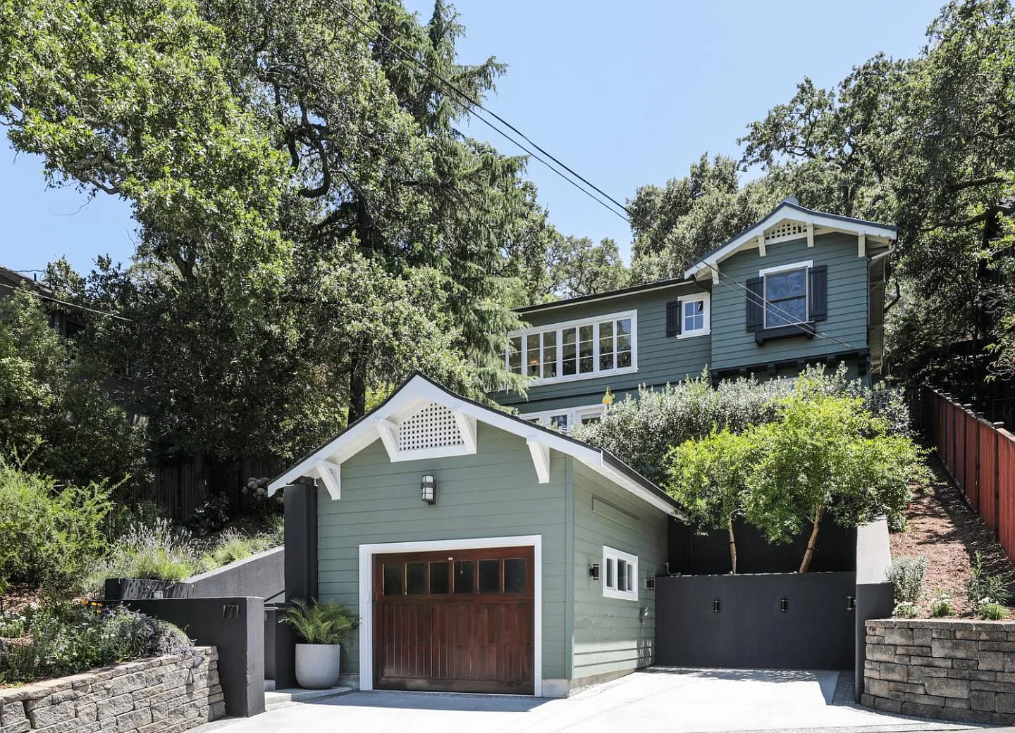 171 Lakeview Way photo 1