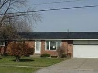 1949 Fischer Dr, Saginaw, MI 48601