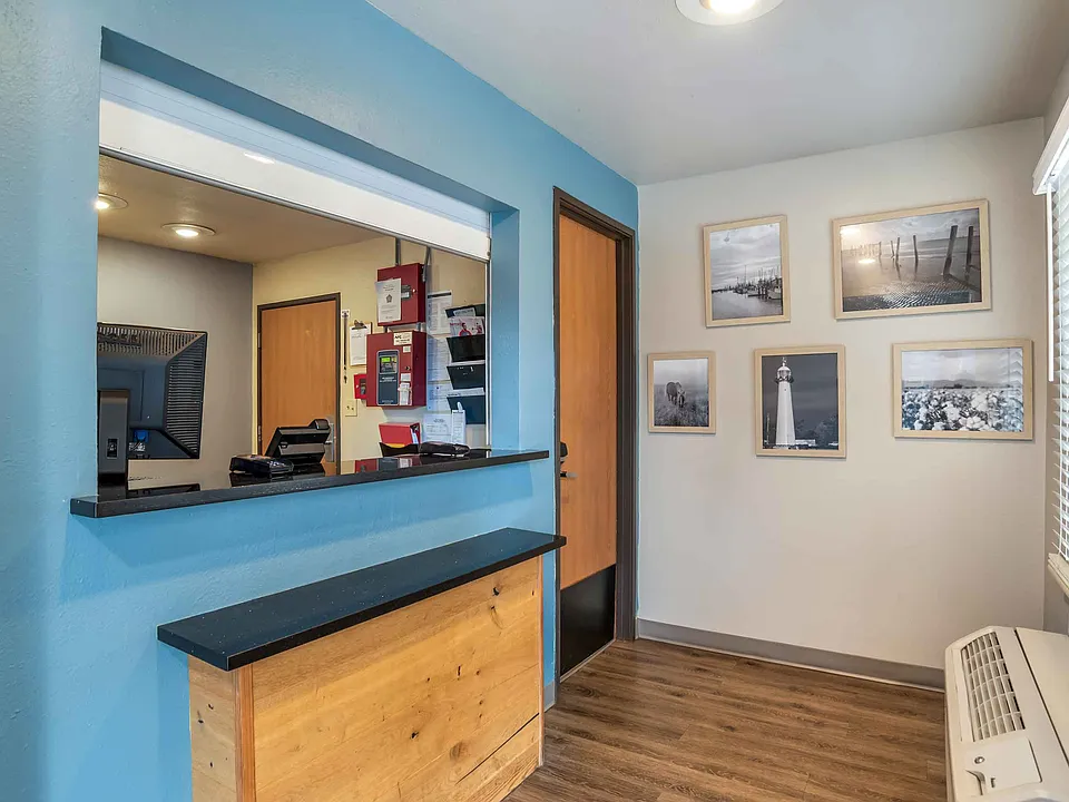 Lobby and Guest Check-in