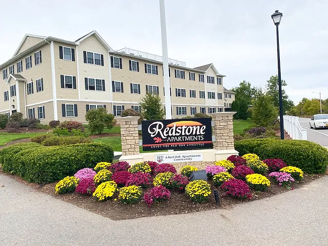 Redstone Apartments — Photo 16