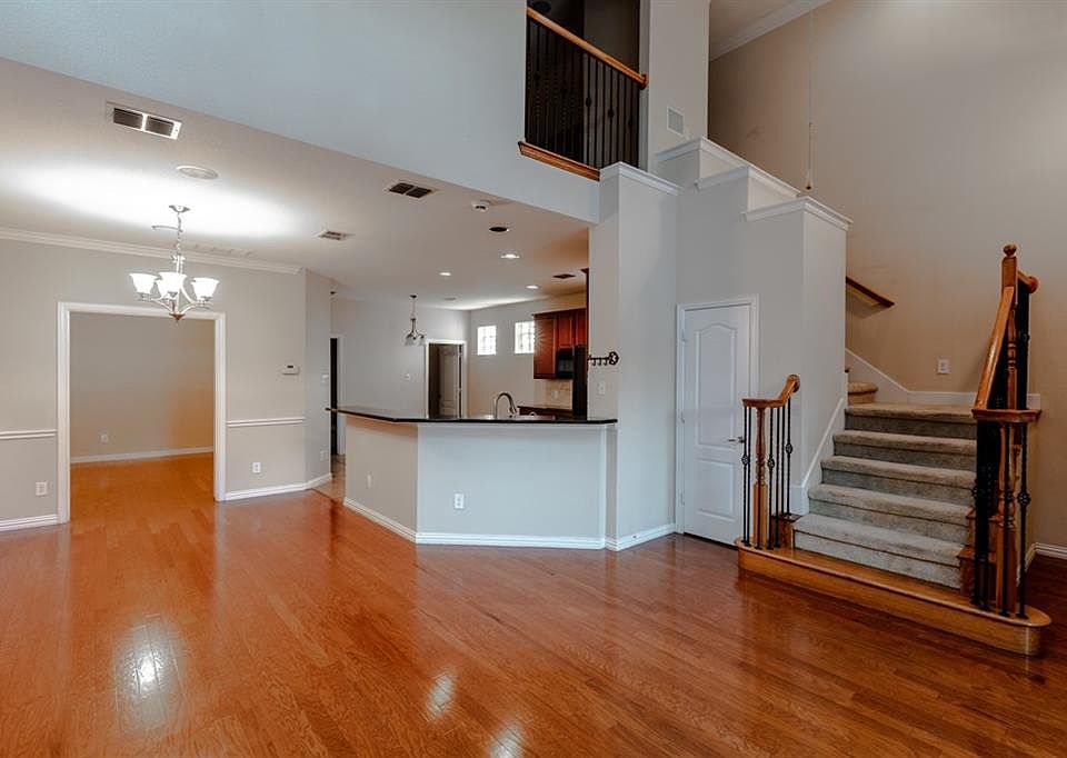 1st image of 7008 Dry Creek Dr