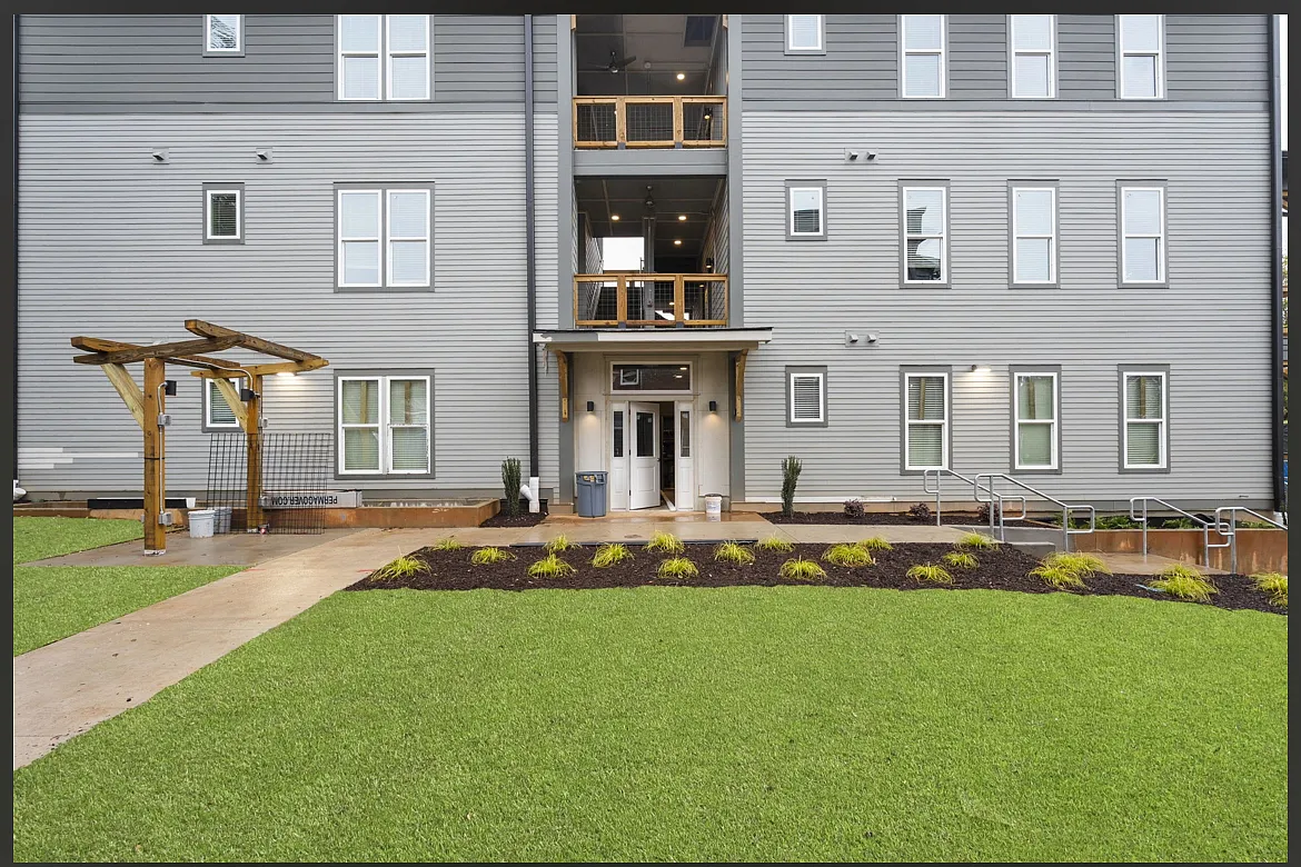 1 bed, 442 sqft, $1,000 — Photo 2