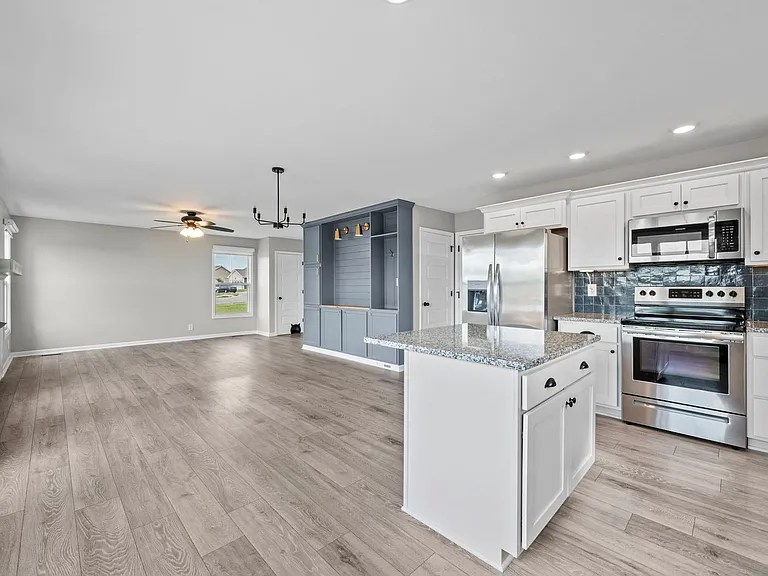 133 Tomahawk Pointe — Photo 10