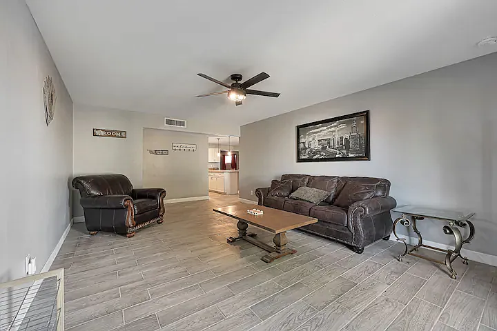 N 17th Dr, Phoenix — Photo 3
