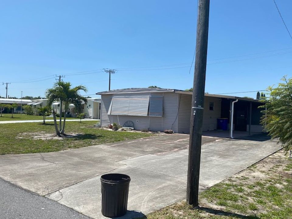 2nd image of 7768 SE Swan Ave