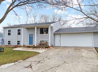 324 Hillcrest Rd, Bluffton, IN 46714