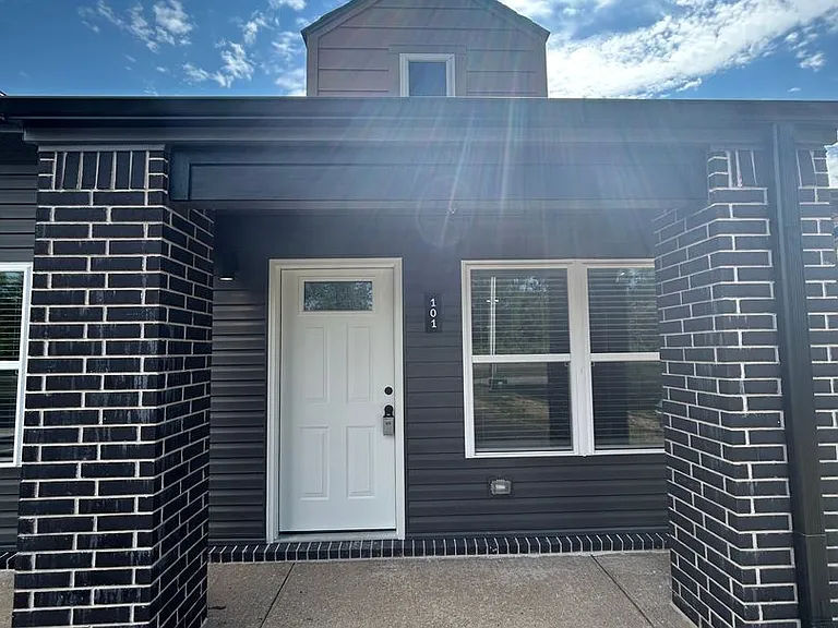 1639 N Arkansas St — Photo 1