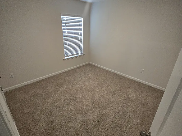 820 Wolverine Ln — Photo 9