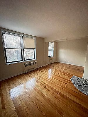 1st image of 2060 E 19th St APT 2L