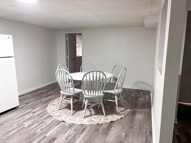 Lower dining space
