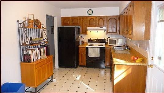 1st image of 2922 Broadview Ave