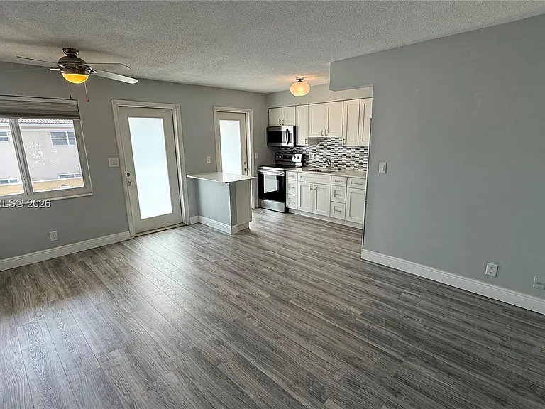 2115 NE 42nd Ct #206N — Photo 6
