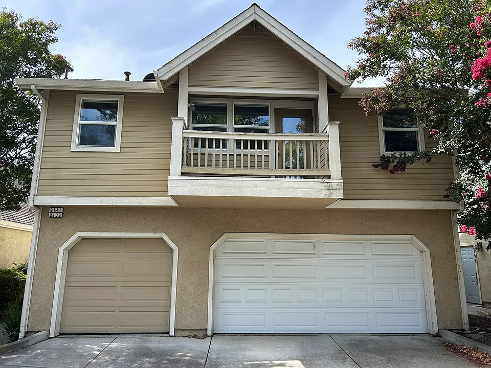 2141 Naomi Pl